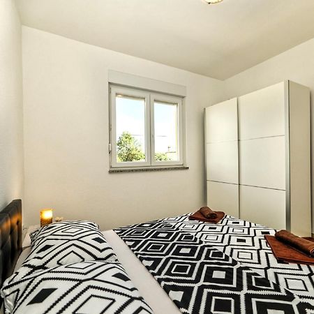 Apartment Una Pula Bagian luar foto