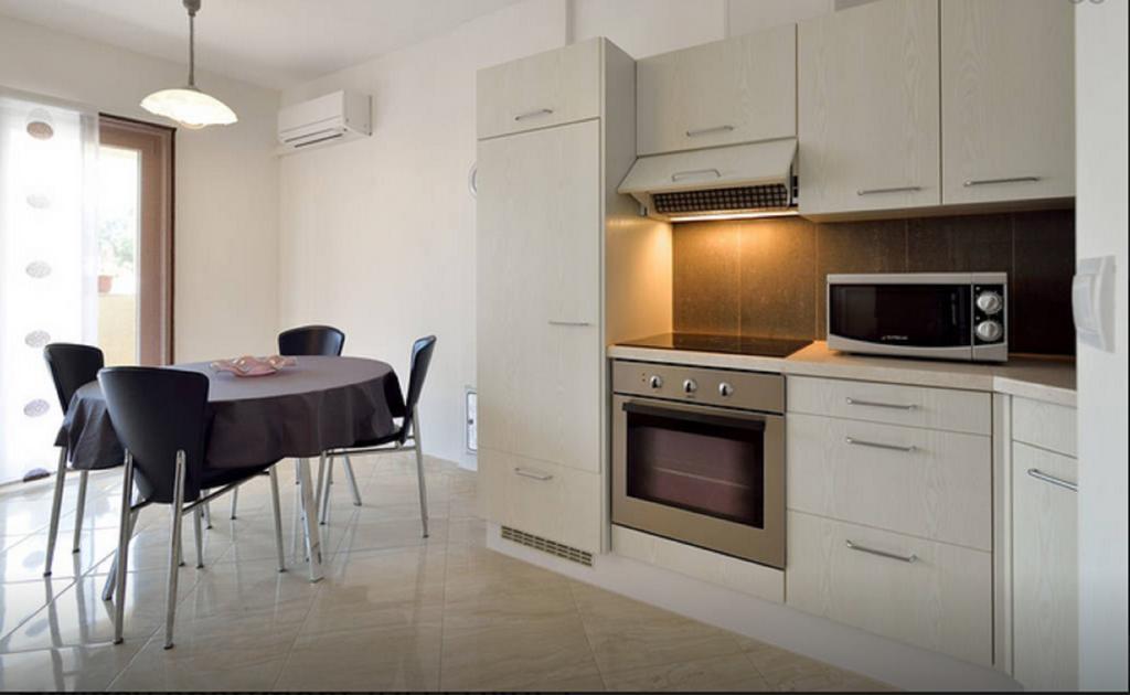 Apartment Una Pula Bagian luar foto